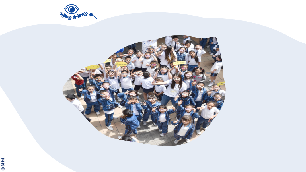 Grâce à notre partenaire l'Institut Brien Holden Vision, plus de 560 000 personnes ont bénéficié de soins oculaires en Afrique du Sud et en Colombie.